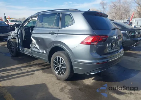 2021 Volkswagen Tiguan 2.0T Se/2.0T Se R-Line Black/2.0T Sel из США, поврежденный, VIN 3VV3B7AX8MM081104